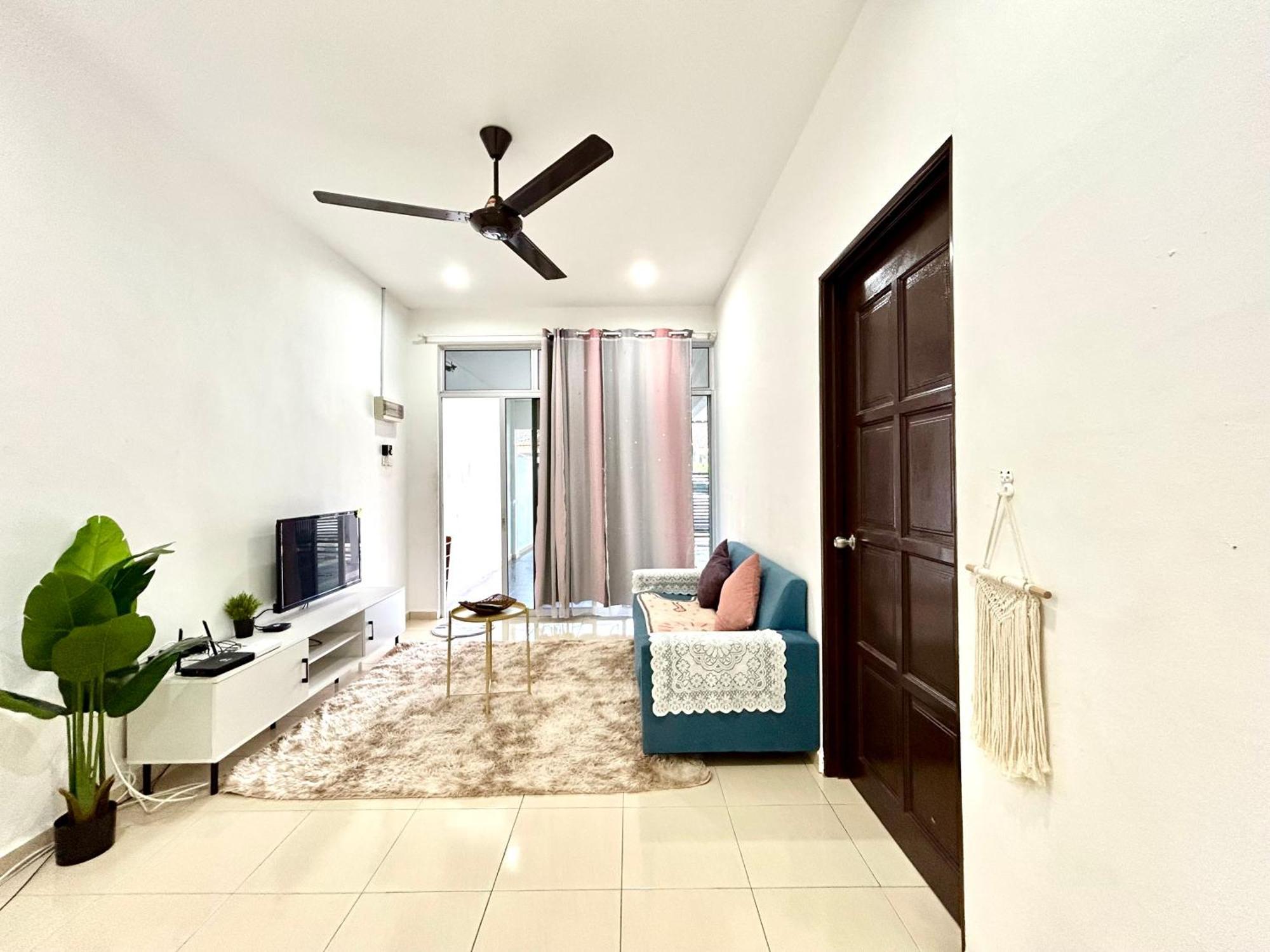 Cozy 288 Entire 3 Bedroom House @ Alma بوكيت ميرتاجام المظهر الخارجي الصورة
