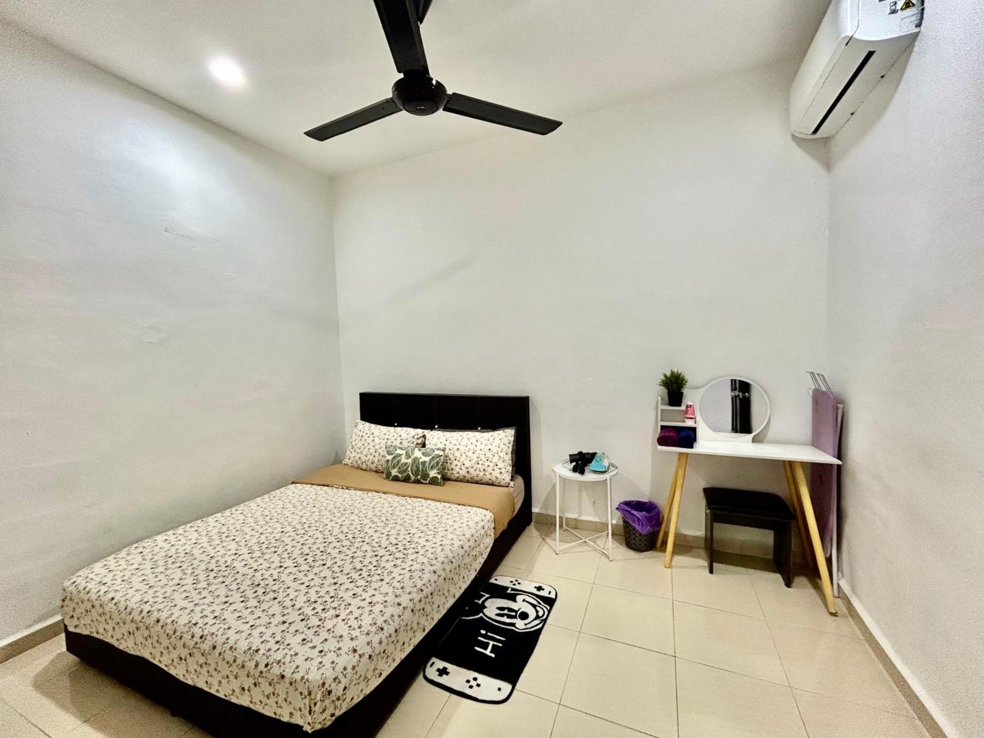 Cozy 288 Entire 3 Bedroom House @ Alma بوكيت ميرتاجام المظهر الخارجي الصورة