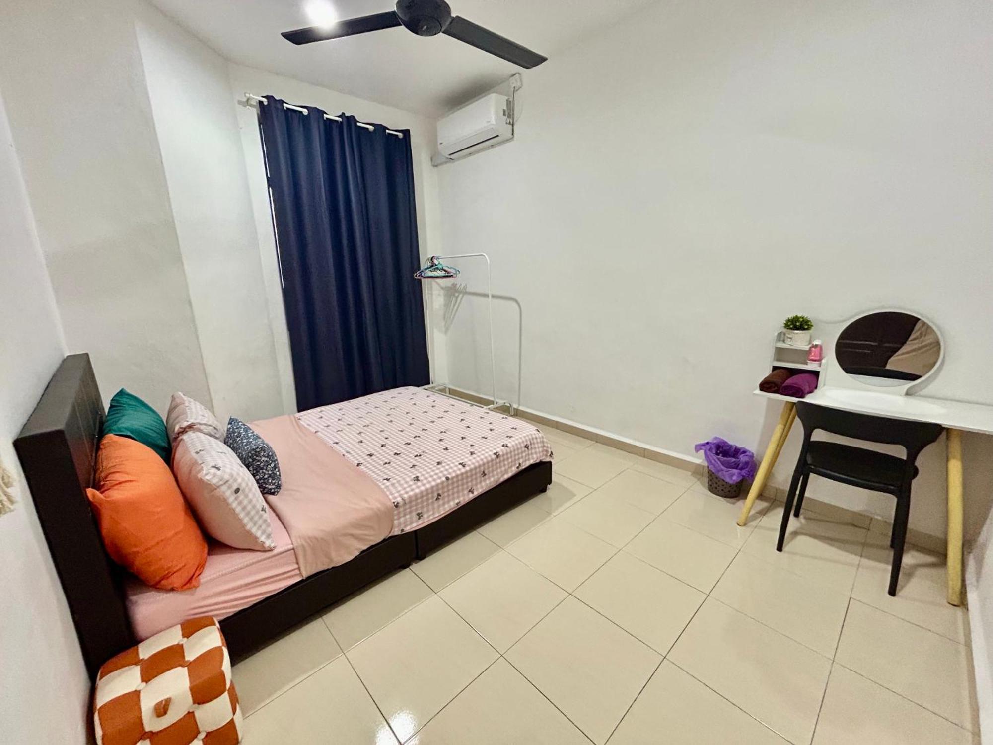 Cozy 288 Entire 3 Bedroom House @ Alma بوكيت ميرتاجام المظهر الخارجي الصورة