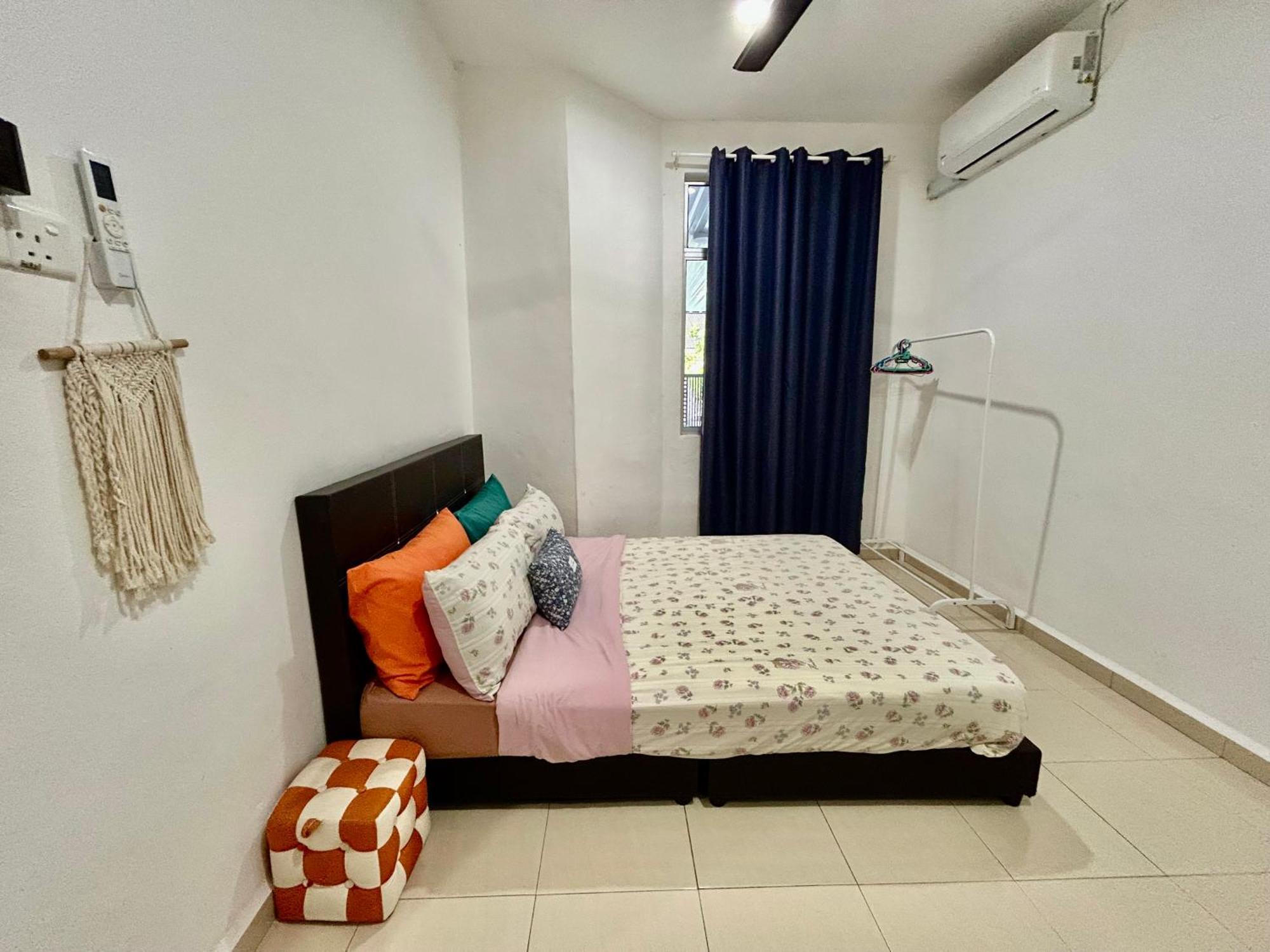 Cozy 288 Entire 3 Bedroom House @ Alma بوكيت ميرتاجام المظهر الخارجي الصورة