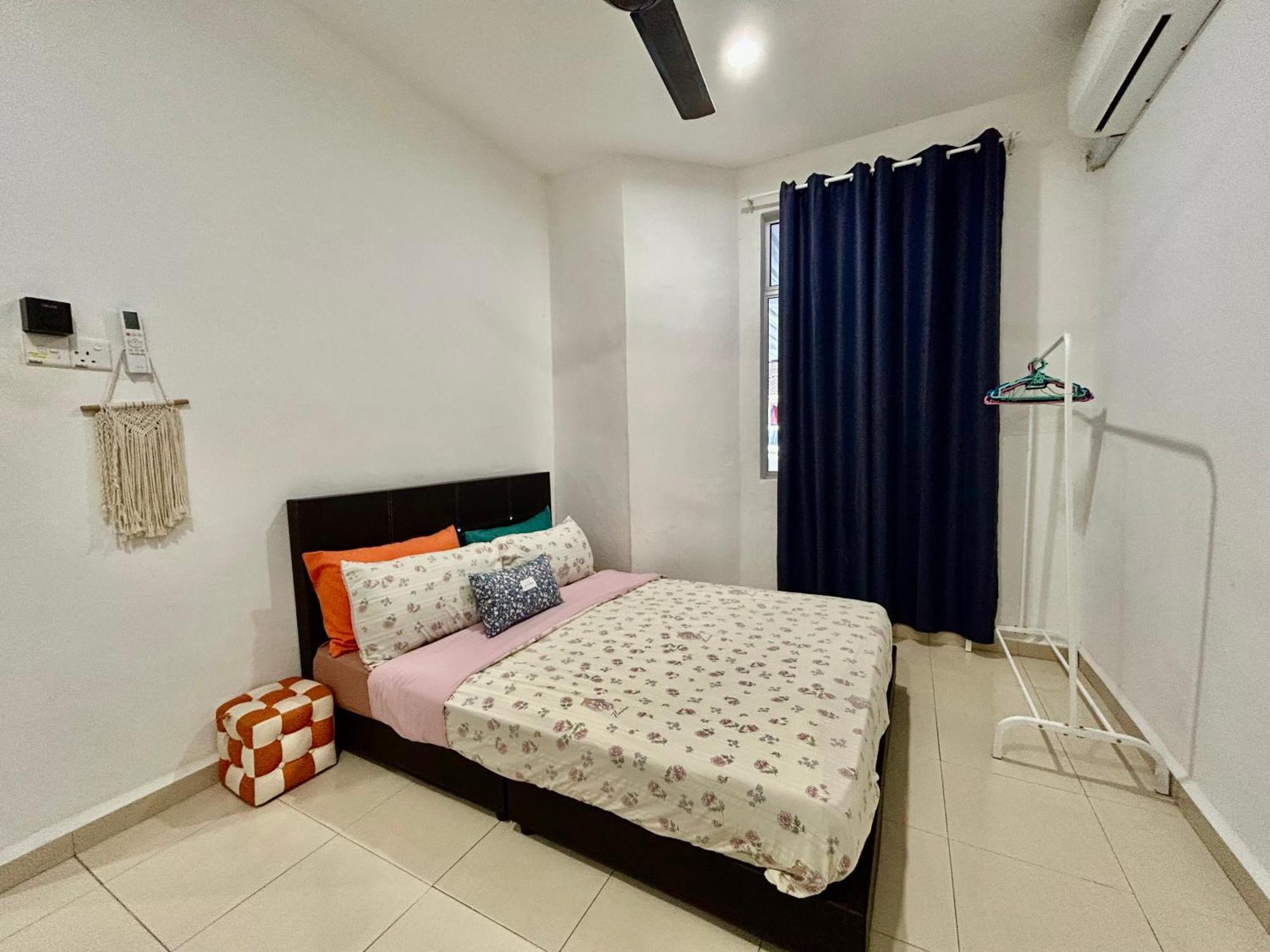 Cozy 288 Entire 3 Bedroom House @ Alma بوكيت ميرتاجام المظهر الخارجي الصورة